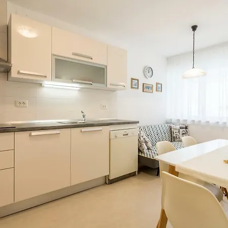 Modern Apartment Near The Beach And Center Of Split Exterior photo