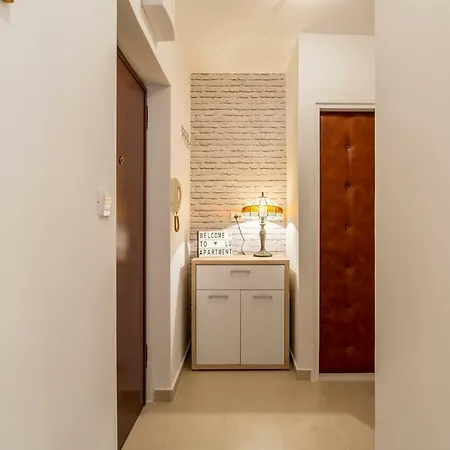 Modern Apartment Near The Beach And Center Of Split Exterior photo